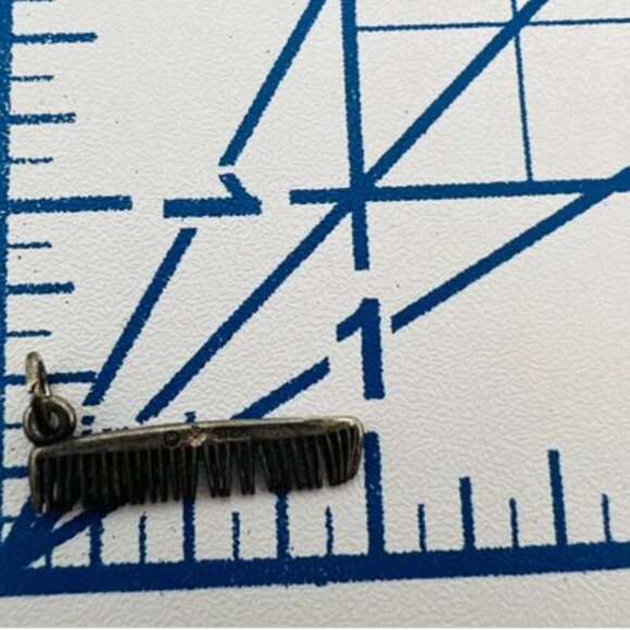 Sterling Silver Comb Pendant Necklace on Twisted Serpentine Chain - Picture 6 of 11